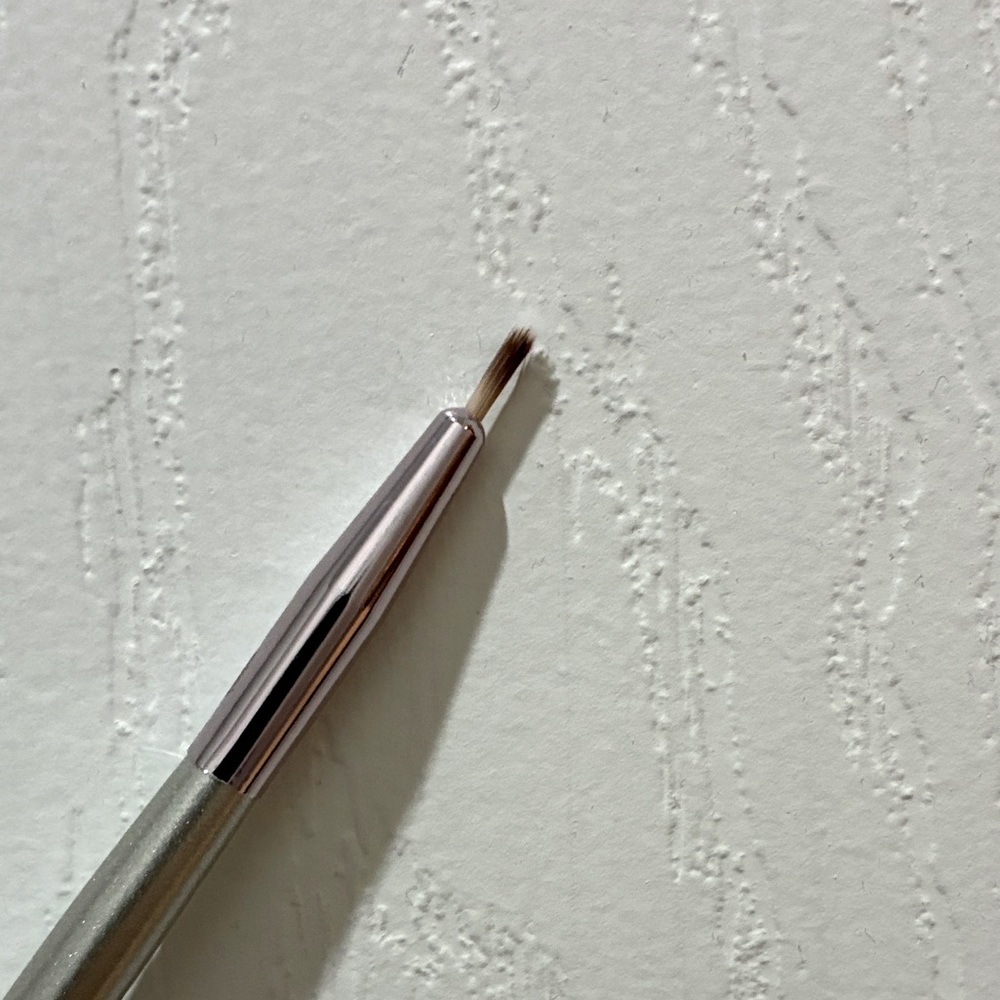 Silver Liquid Eyeliner Brush